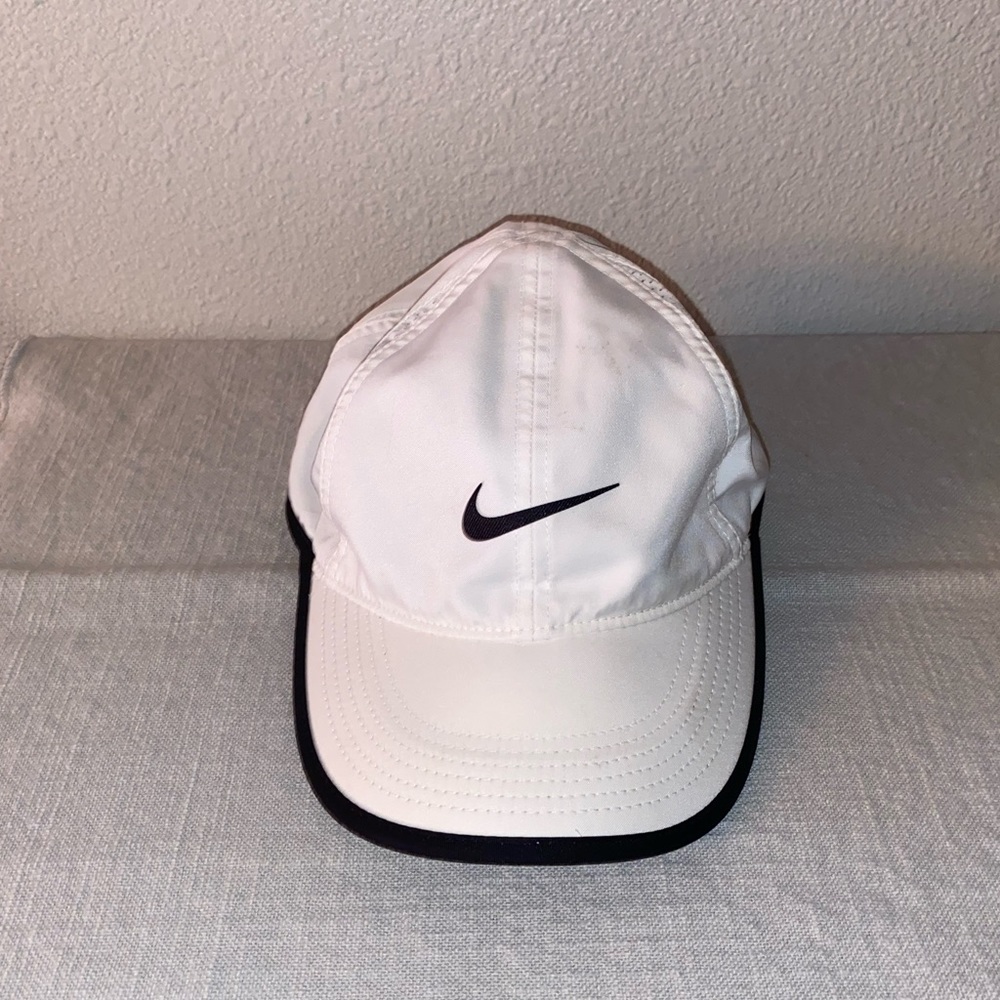 Nike Featherweight Dri-Fit Hat